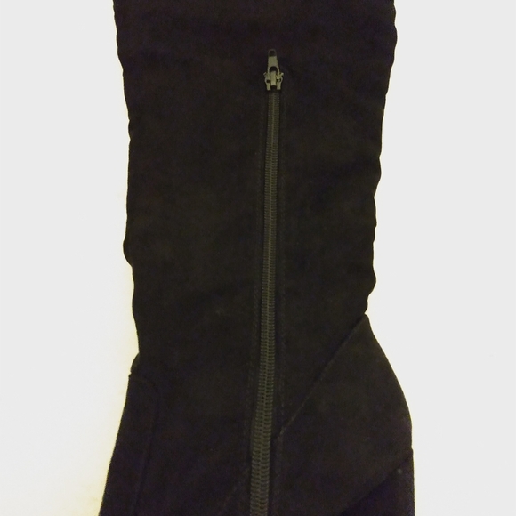 Qupid Black Red Floral Faux Suede Over Knee 4 1/4" Chunky Heel Boots sz 7 - Picture 3 of 10